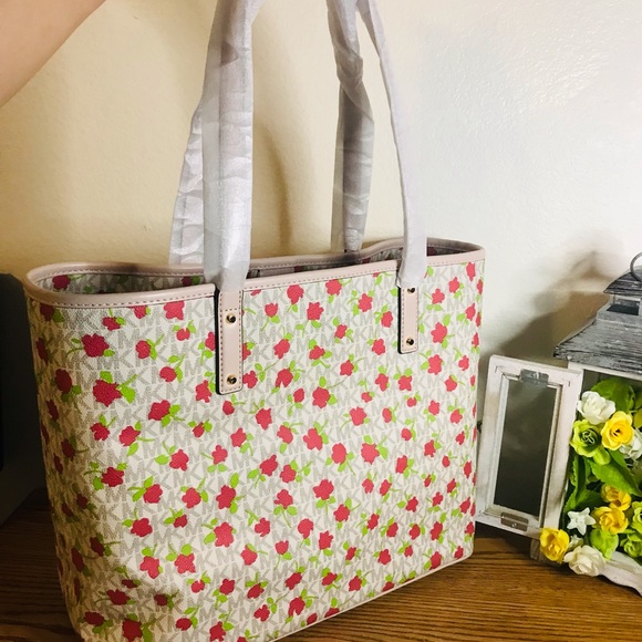 Michael Kors Tote (Authentic) - Picture 3 of 15